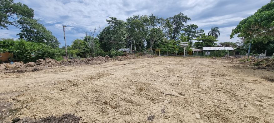 Ozuluama: Supervisión del Avance de Obra en San Gregorio por parte del Presidente Municipal y el Tercer Regidor
