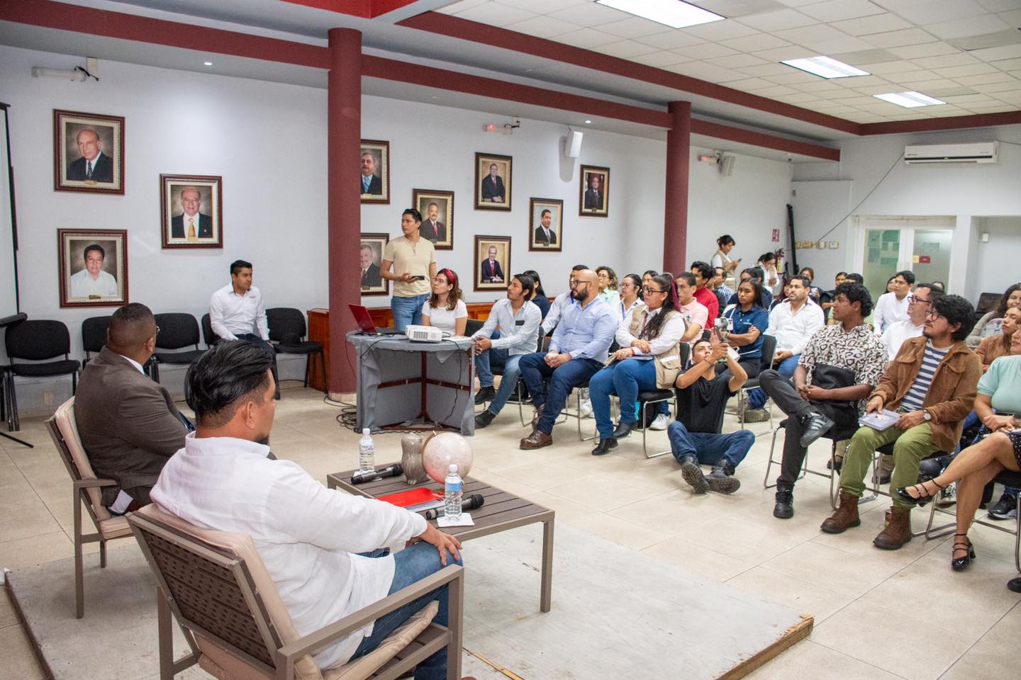 «Conversatorio «Jóvenes por la Paz» en Poza Rica: Un Rotundo Éxito de Colaboración y Compromiso»