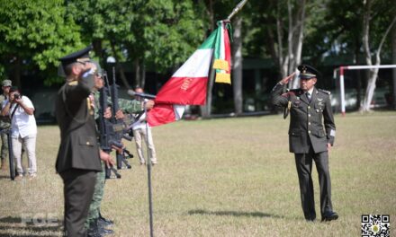 Fiscal general asiste a la ceremonia de toma de posesión del cargo y protesta de bandera del nuevo comandante de la 19/a zona militar