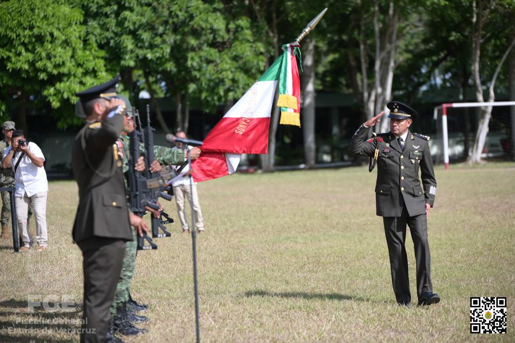 Fiscal general asiste a la ceremonia de toma de posesión del cargo y protesta de bandera del nuevo comandante de la 19/a zona militar