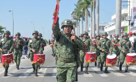 Tuxpan: Gran participación en el desfile de la Revolución Mexicana