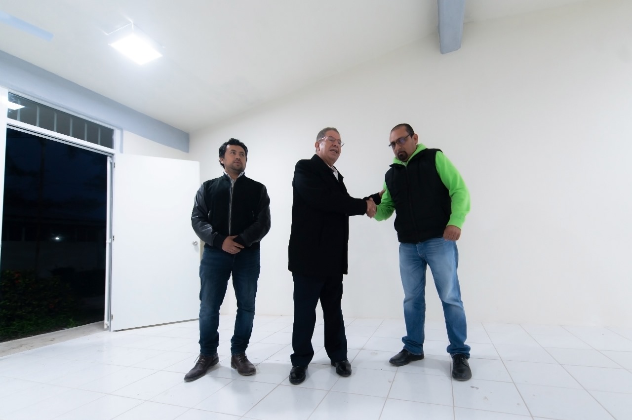Alcalde José Manuel Pozos Castro supervisó la terminación y avances de obra, en varias escuelas