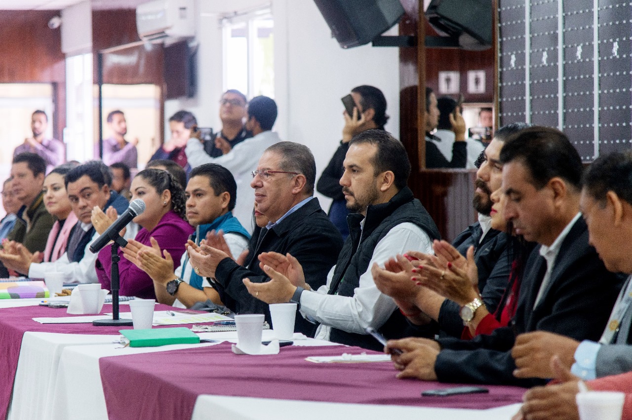 Gobierno de Tuxpan, CFE y SEV trabajan coordinadamente para atender necesidades de infraestructura eléctrica en escuelas
