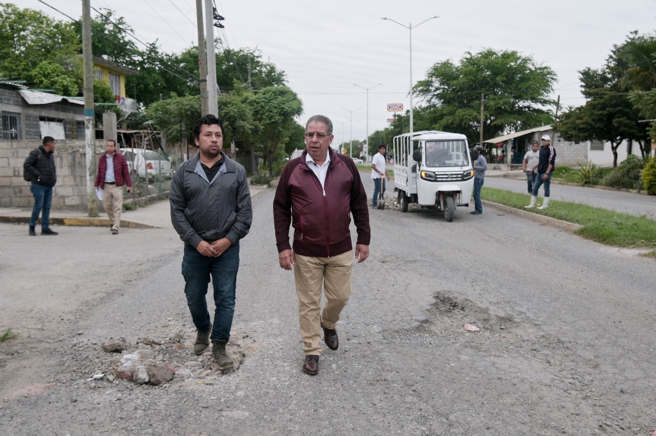 Se reconstruirá el Libramiento Adolfo López Mateos en TUXPAN con una inversión de 8 millones 491 mil 200 pesos: Alcalde José Manuel Pozos Castro.