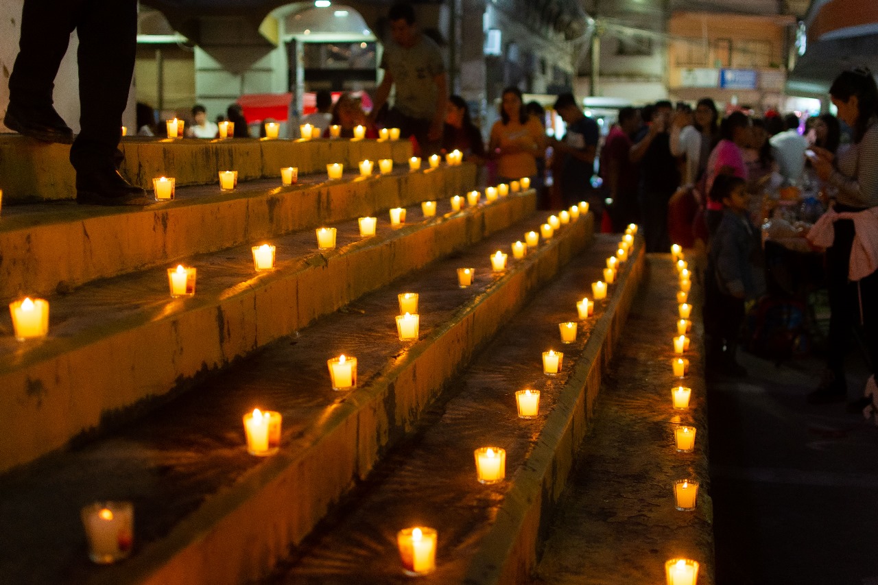 Tuxpan iluminó a México y al mundo con miles de velitas que irradiaron luz llena fe, esperanza y mucha alegría