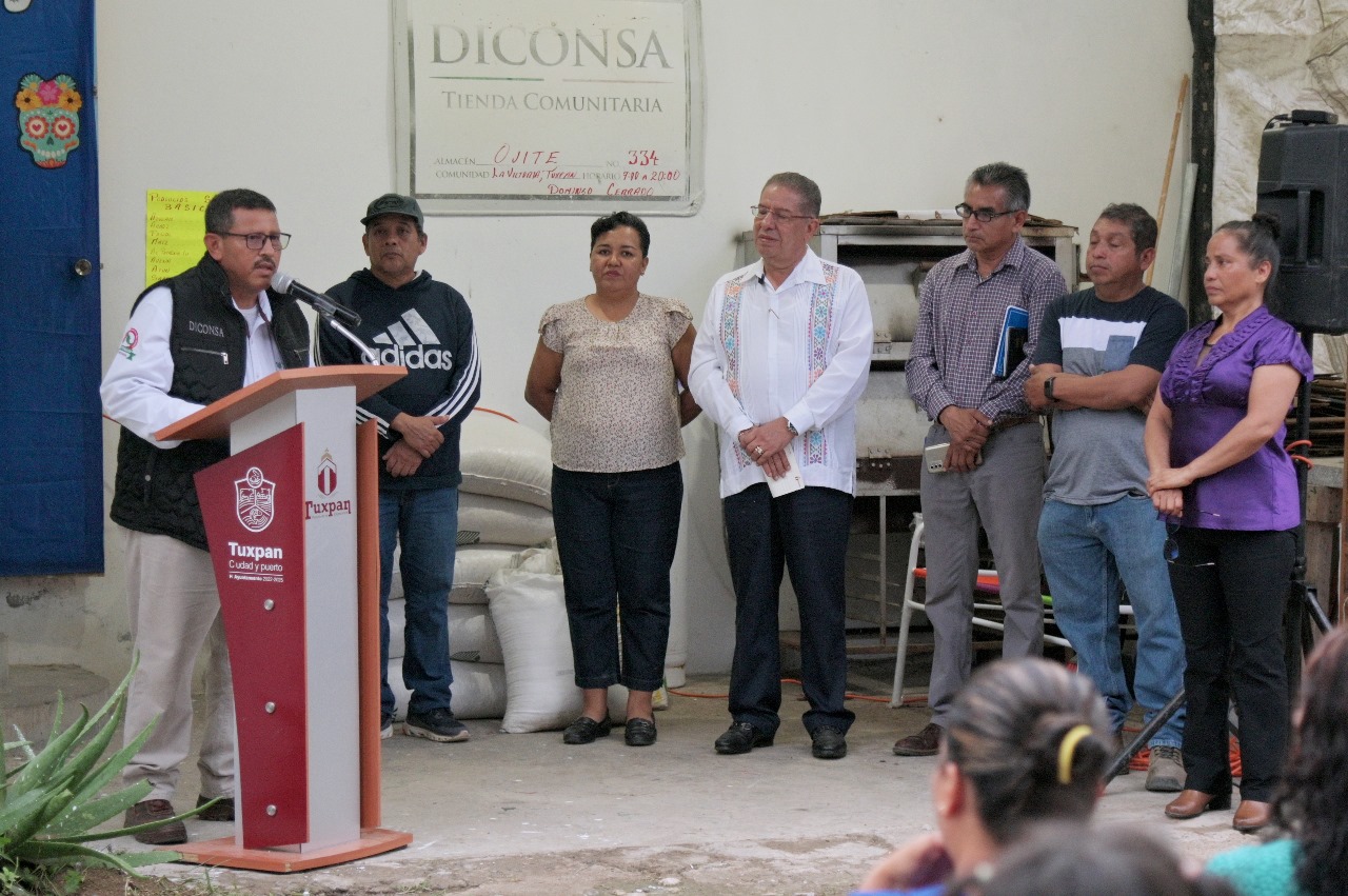Alcalde José Manuel Pozos Castro inauguró la octava tienda Diconsa en el municipio