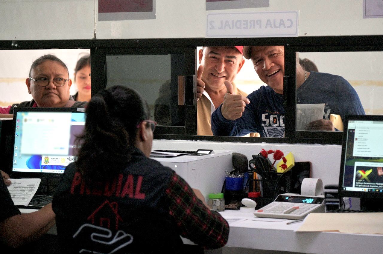 Con enorme participación de la población inició el pago del Impuesto Predial 2024 en Tuxpan