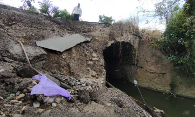 Enorme socavón podría hacer colapsar la carretera El Chote-Espinal