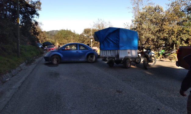 Habitantes de la comunidad «La Selva» bloquean acceso a Huayacocotla