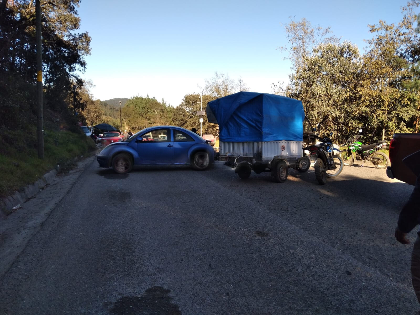 Habitantes de la comunidad «La Selva» bloquean acceso a Huayacocotla