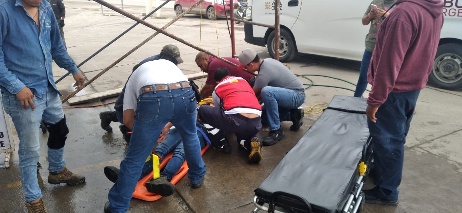 Accidente en Pánuco: Trabajador cae de un andamio