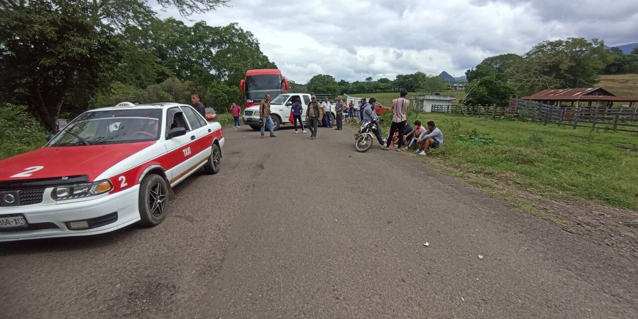 Bloquean la carretera a San Francisco, Chontla