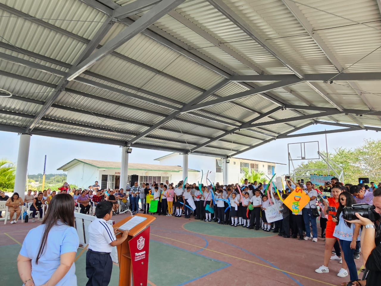 Tuxpan: Inauguran techados en áreas de impartición de Educación Física en 2 escuelas primarias y una secundaria