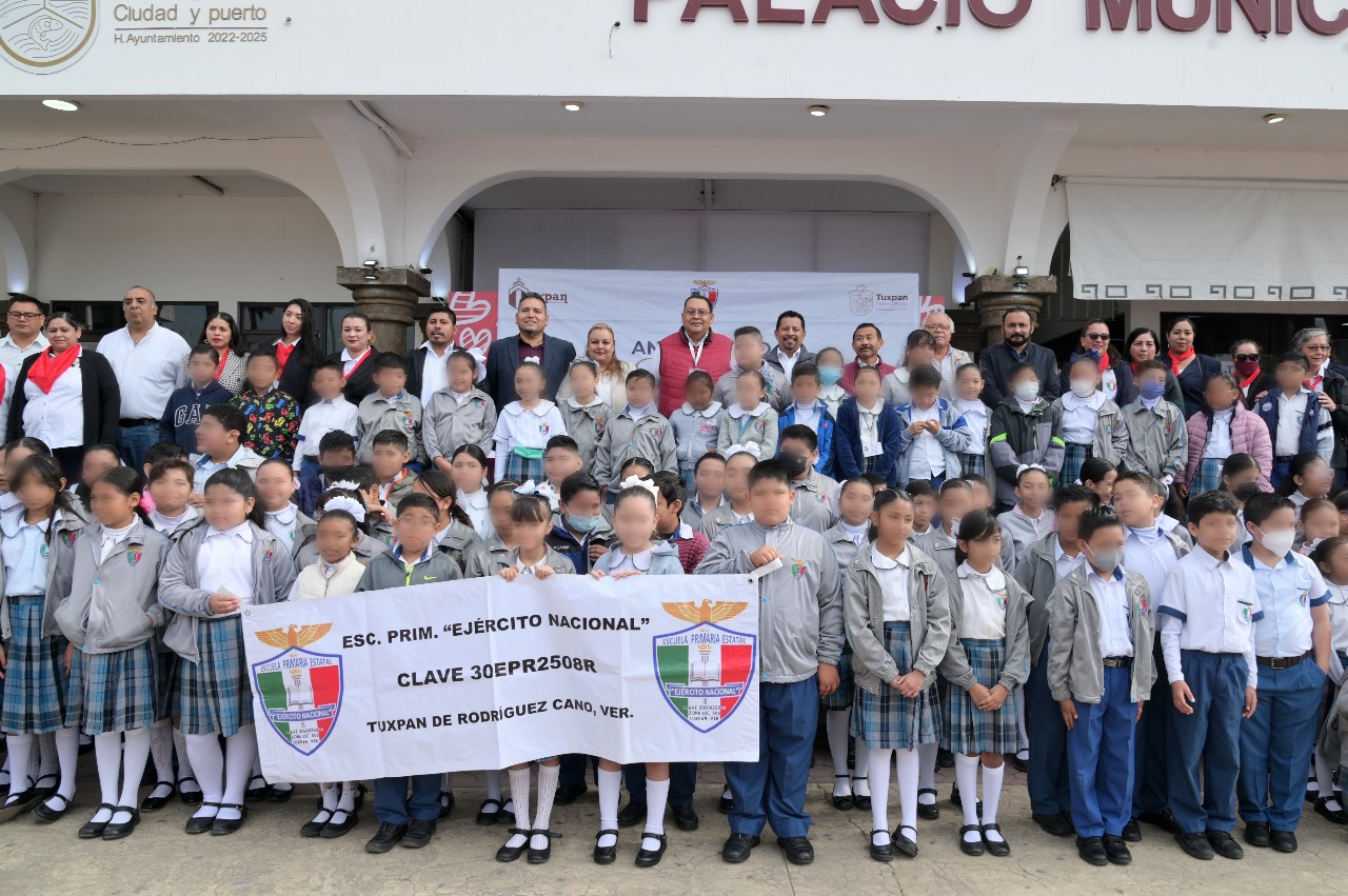 En Lunes Cívico conmemoran el 111 aniversario del Día del Ejército Mexicano