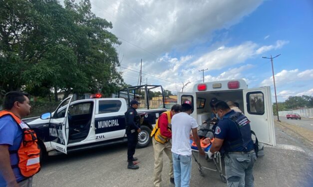 Cerro Azul: Mujer derrapa su motocicleta, se reporta grave