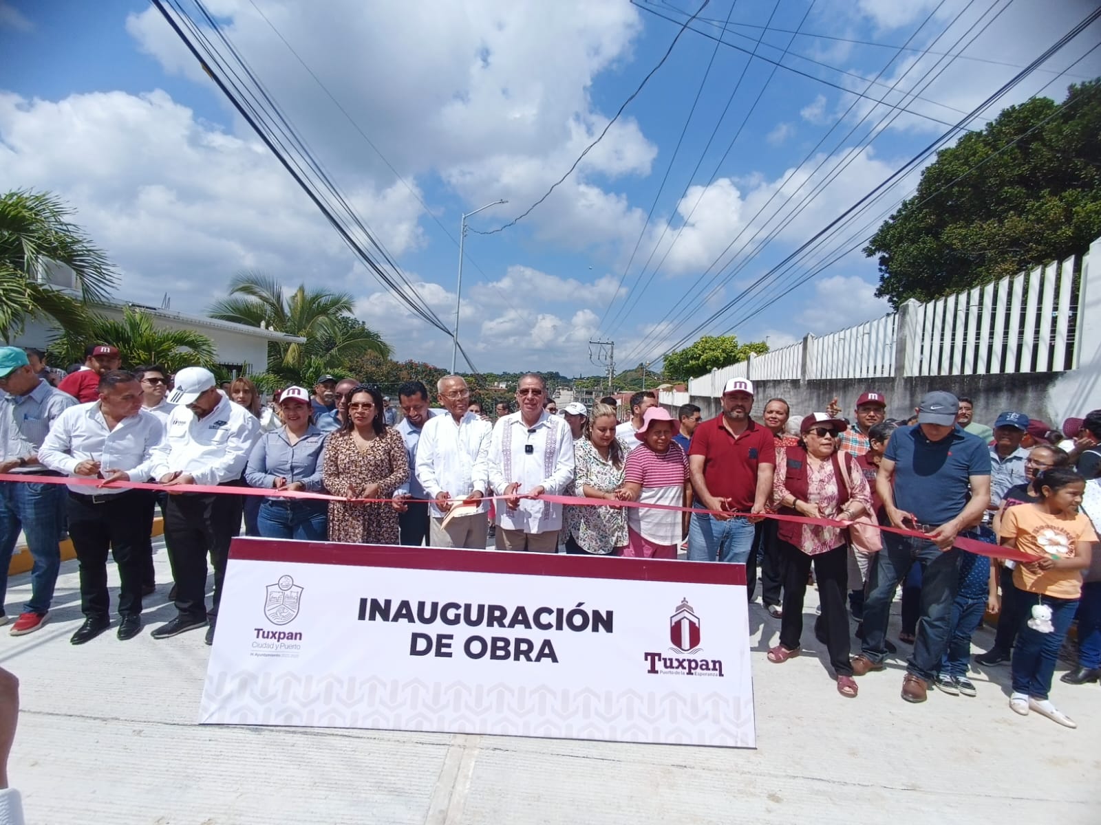 Gobierno municipal inauguró la pavimentación con concreto hidráulico de la calle Ixcóatl, de la colonia Anáhuac