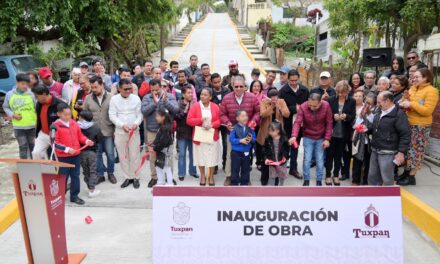 Gobierno de Tuxpan inaugura pavimentación en la calle Aldama, de la colonia Azteca