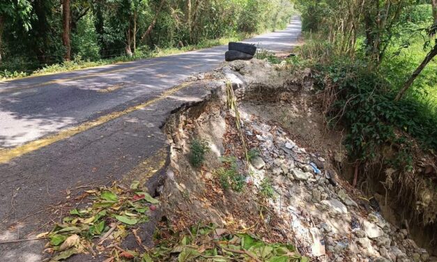 En decadencia la carretera estatal de la sierra de Otontepec