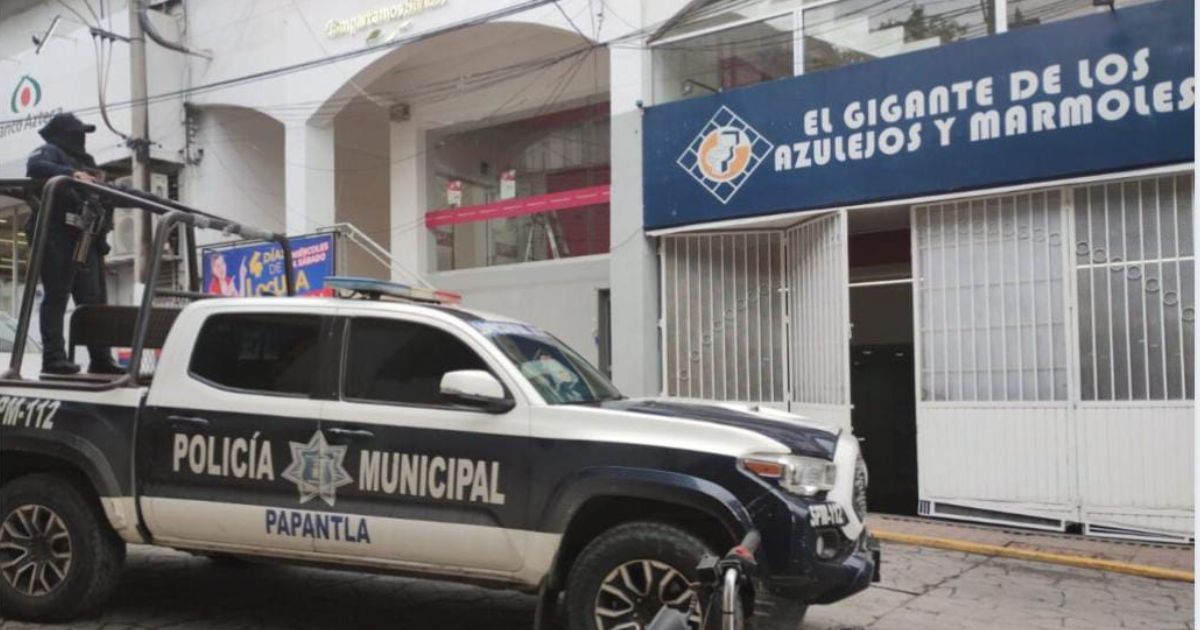 Atracan al Gigante de los Azulejos en Papantla