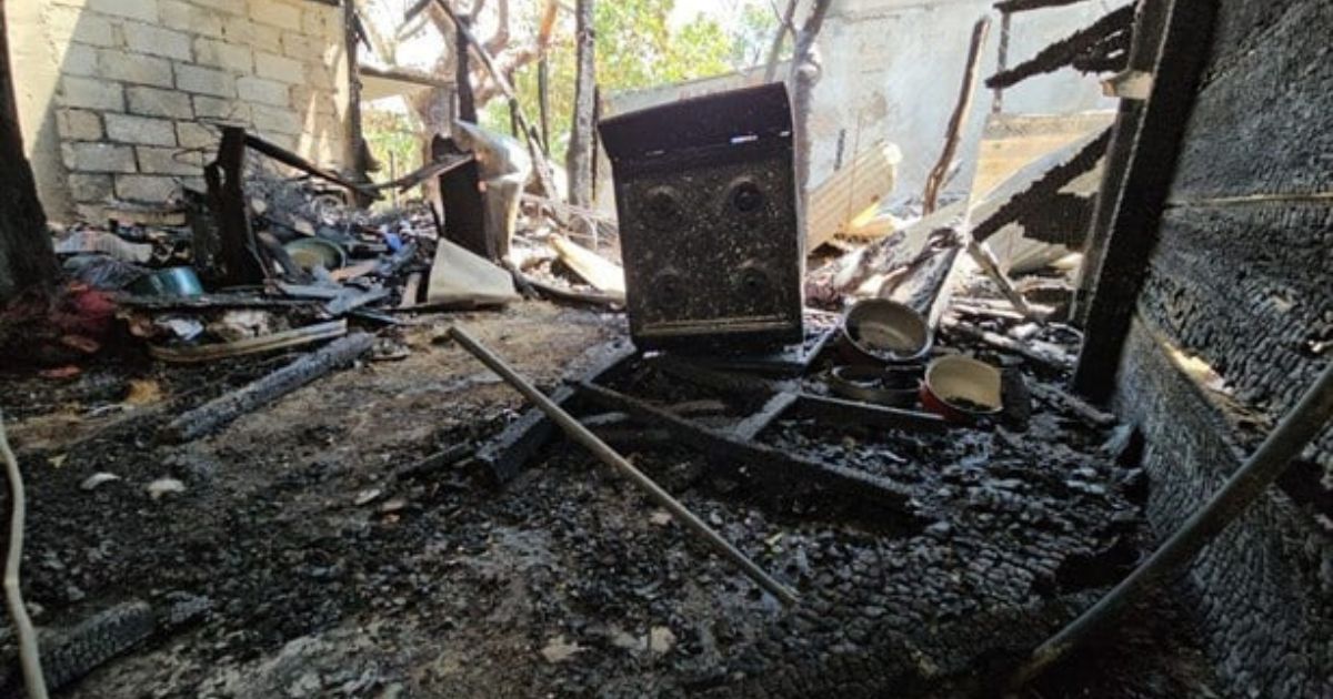 Empleado del ayuntamiento de Poza Rica prende en llamas casa de su expareja en Coatzintla