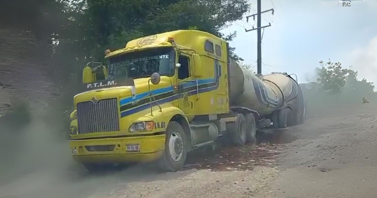 Contenedor de melaza fractura y provoca derrame en Pánuco