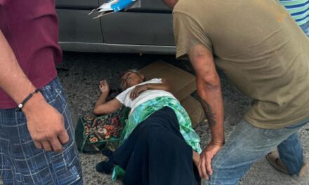 Álamo: Motociclista atropella y mata a viejita