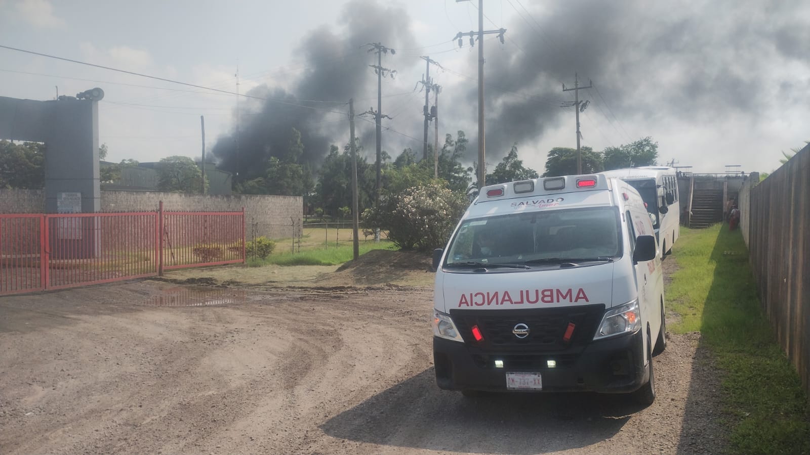 Incendio en bodega de la empresa Nitrocor en Pánuco