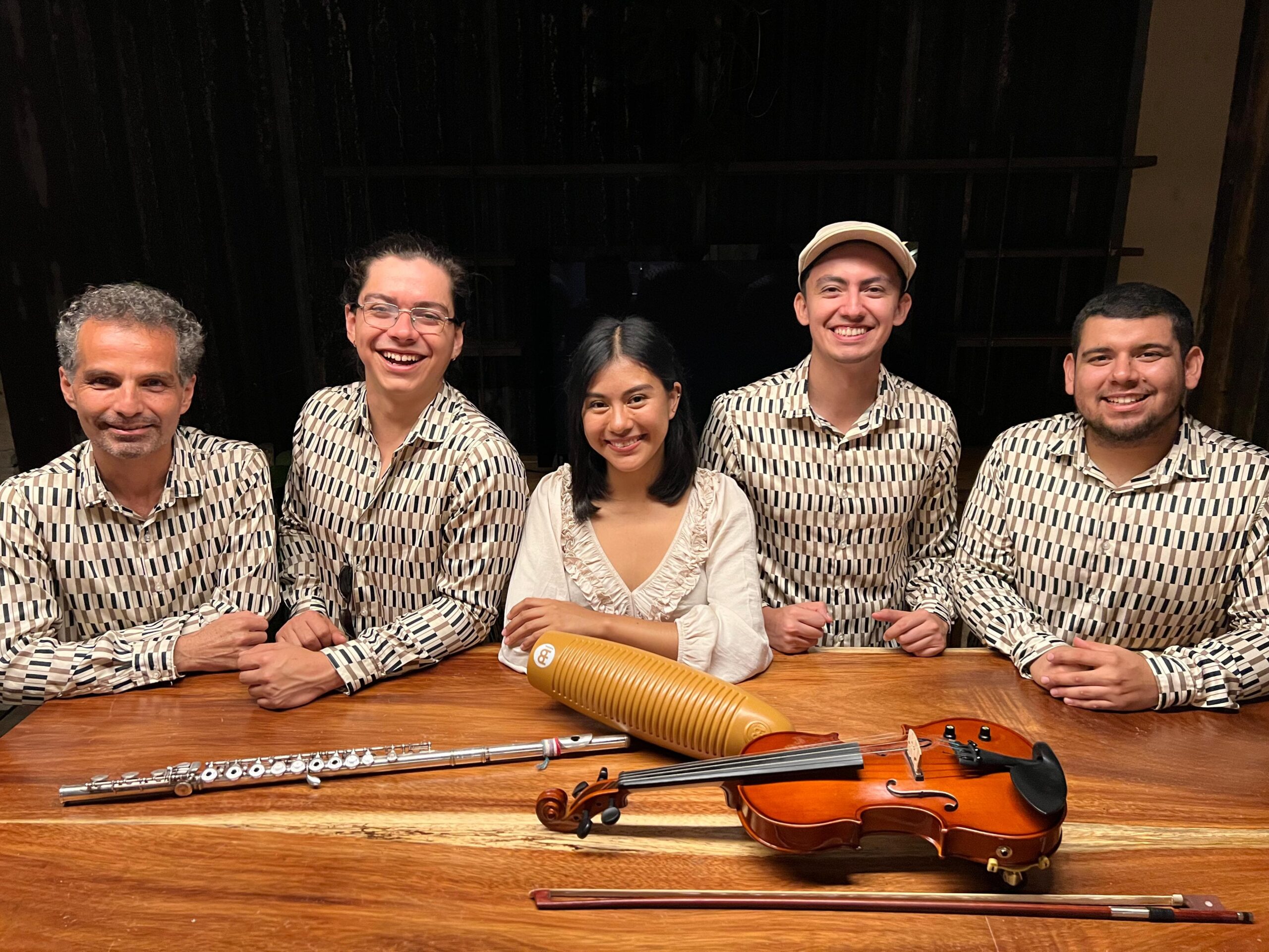 El grupo de música popular cubana “Siguaraya” se presentará el lunes, a las 21:00 horas, en el parque de Santiago de la Peña