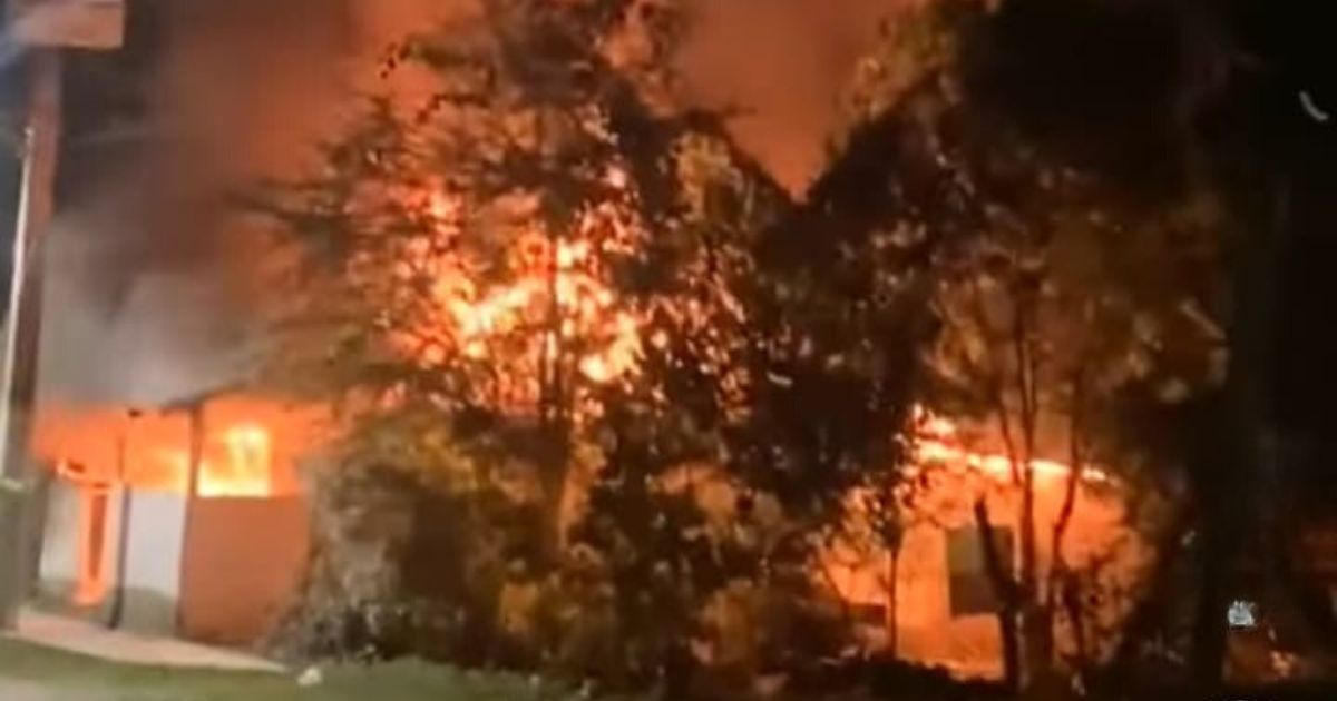 Incendio consume casa en Temapache