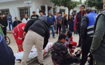 Choque moto vs camioneta en Pánuco deja una persona lesionada