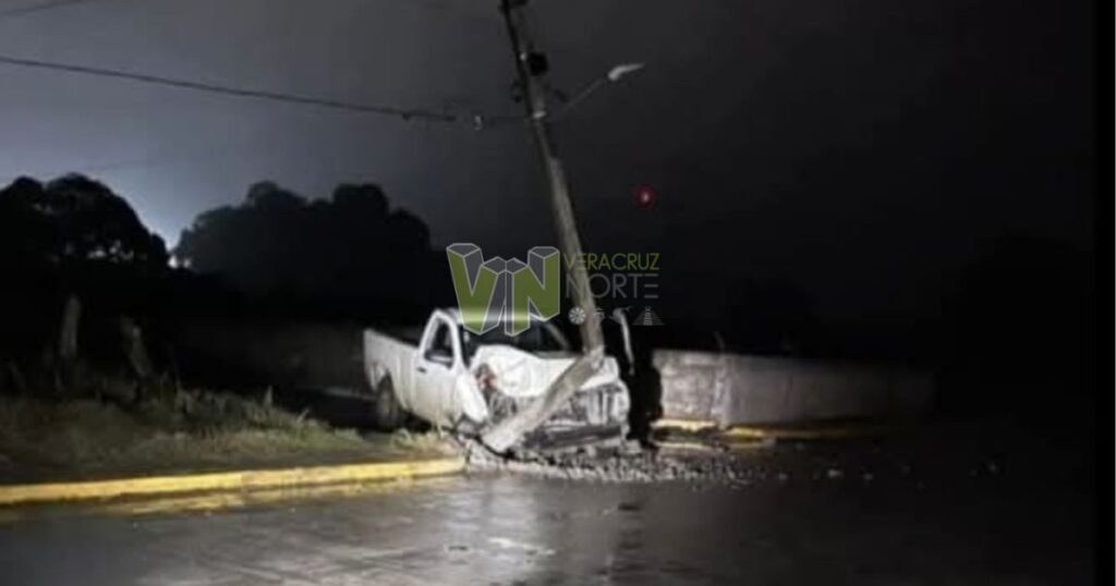 Ebrio conductor deja sin luz a medio Álamo