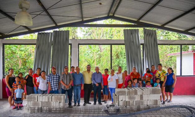 El Gobierno de Tuxpan entregó apoyos a las comunidades La Joya, Loma Alta y Chacoaco