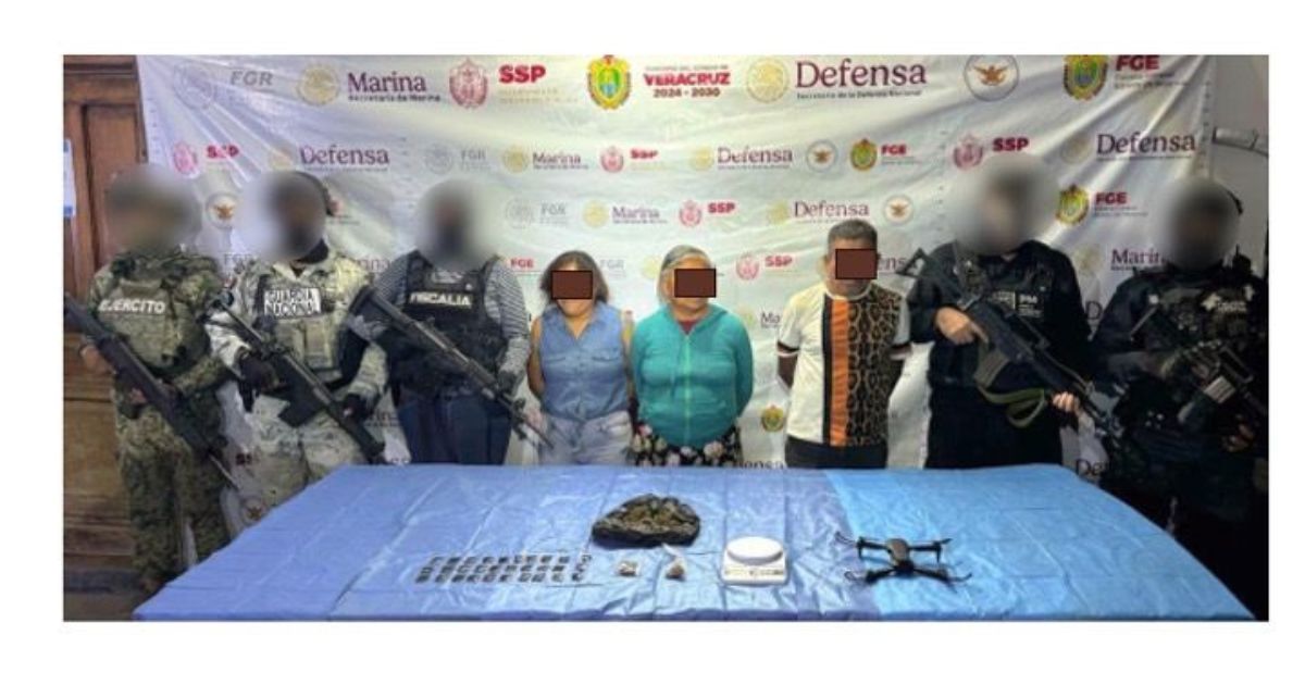 Tres personas detenidas y objetos asegurados tras cateo en localidad Papanteca