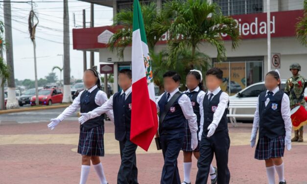 Tuxpan: En Lunes Cívico se recordó a Fausto Vega Santander