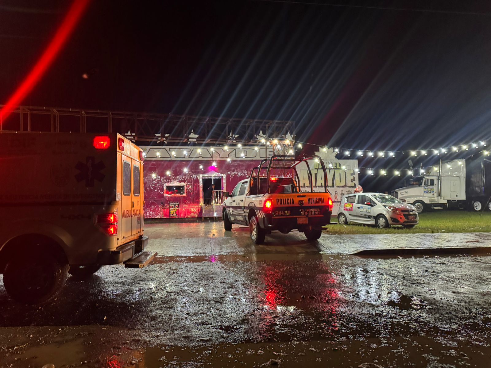Cae carpa de Circo en Álamo