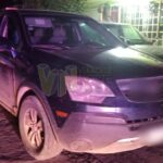 Álamo: Fugitivo del anexo causa daños a tres vehículos estacionados