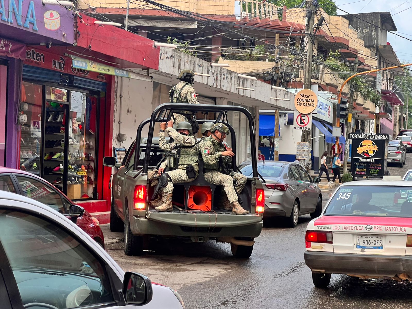 SEDENA bajo fuego en Tantoyuca: Acusan a militares alcoholizados de amedrentar a taxistas y periodistas