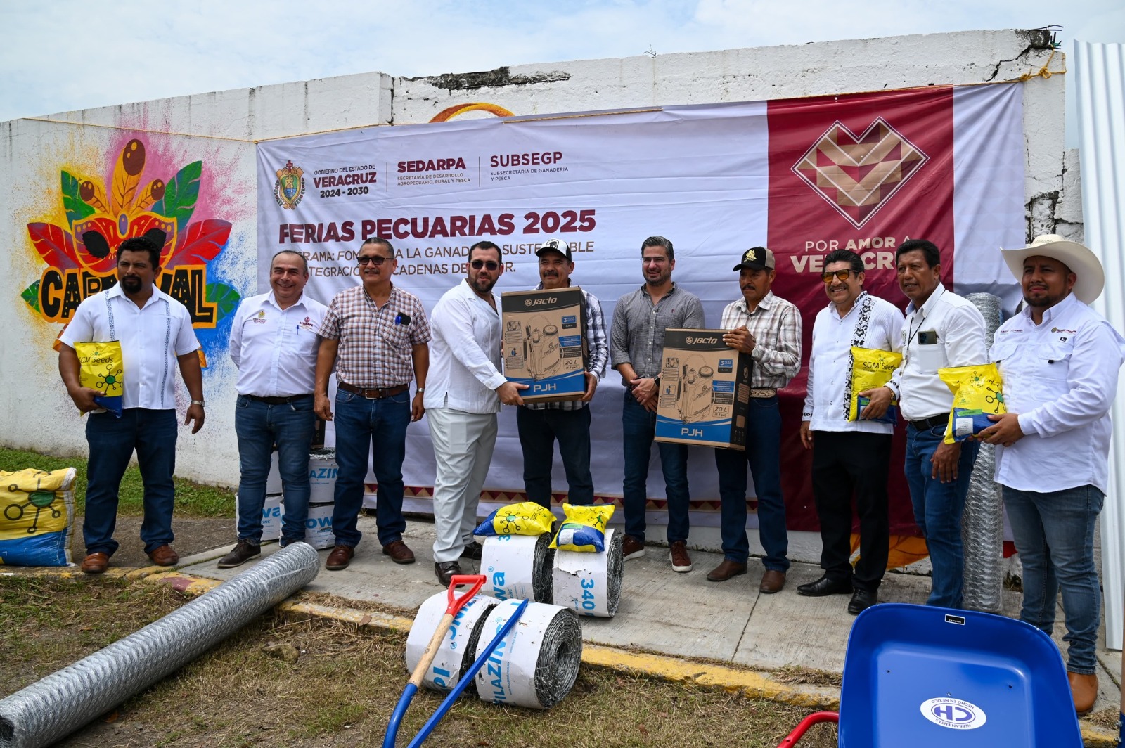 Productores de Tuxpan fueron beneficiados con la “Feria Pecuaria 2025”