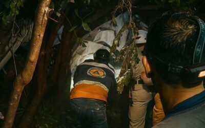 Conductor de tractocamión muere tras aparatoso accidente en la Poza Rica-Tihuatlán