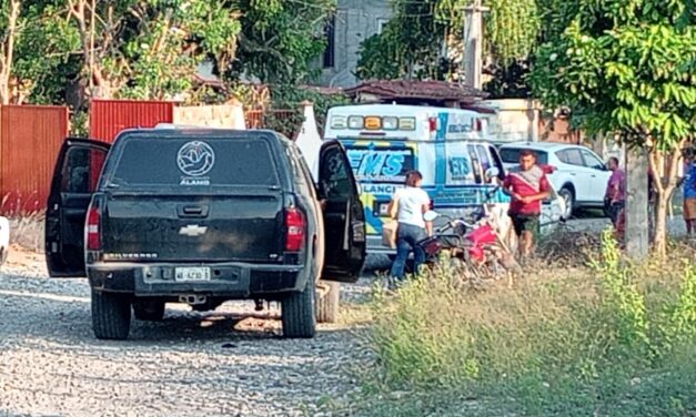 Tragedia en Álamo: mujer muere aplastada por losa recién colada