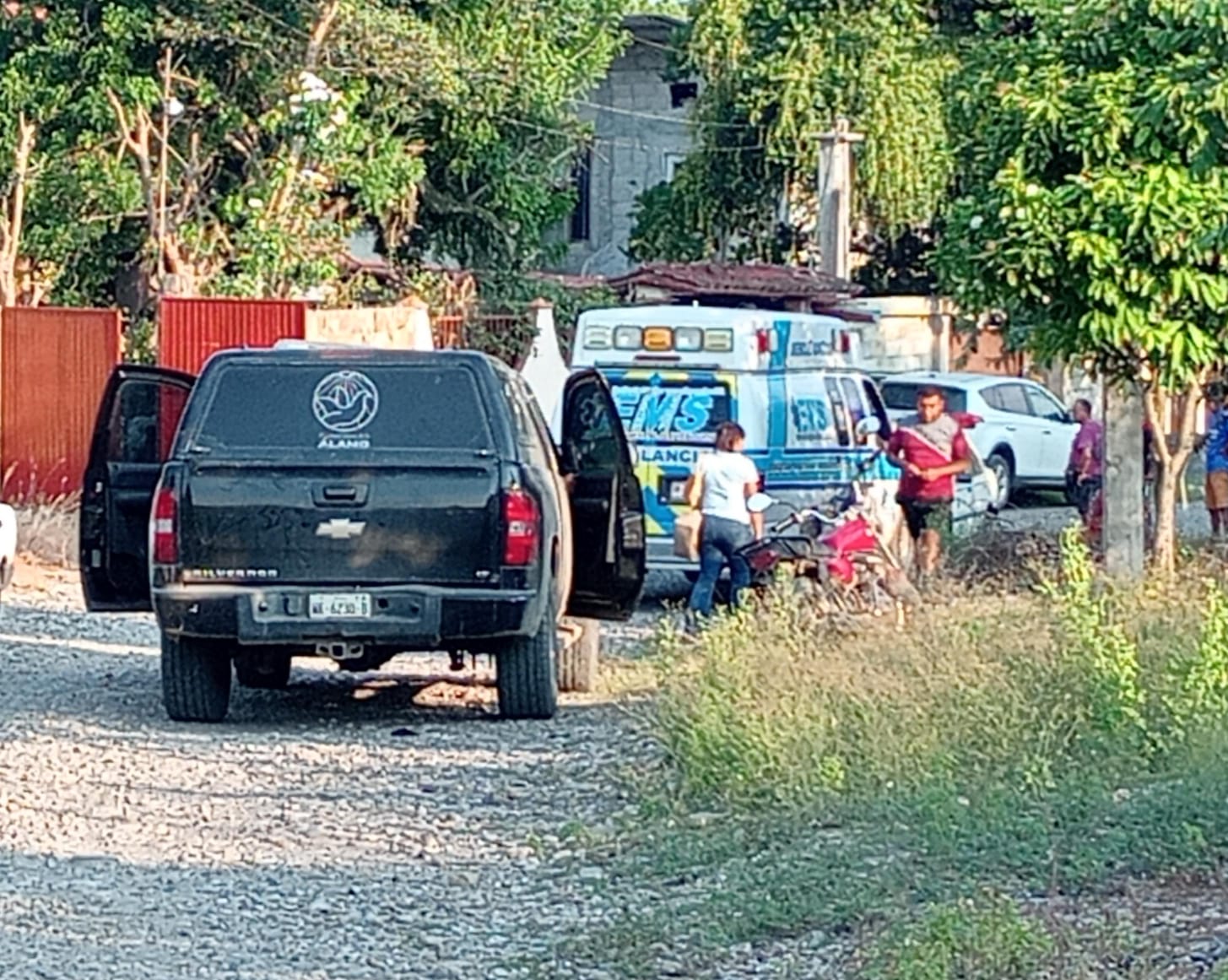 Tragedia en Álamo: mujer muere aplastada por losa recién colada