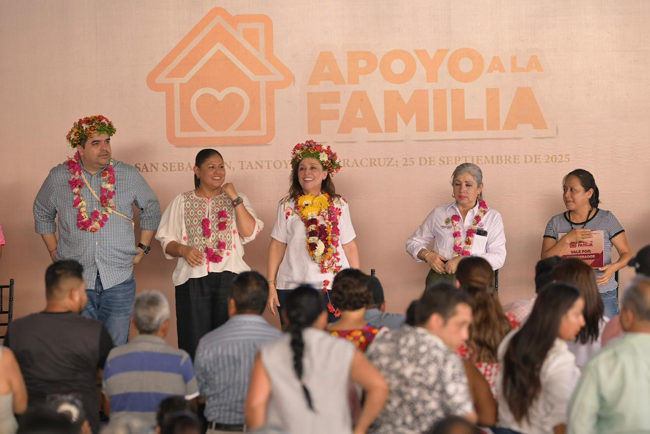 Gobernadora Rocío Nahle entrega 593 apoyos a familias del norte de Veracruz