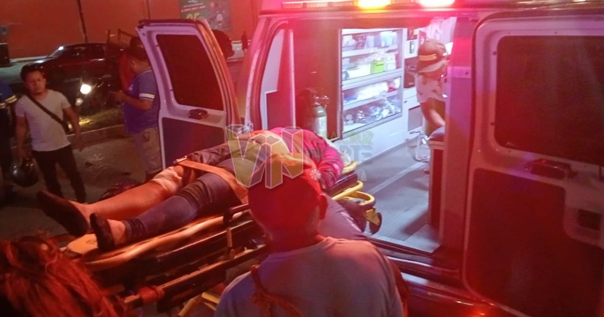 Atropellan a pareja en moto; conductor intenta huir y choca en Álamo