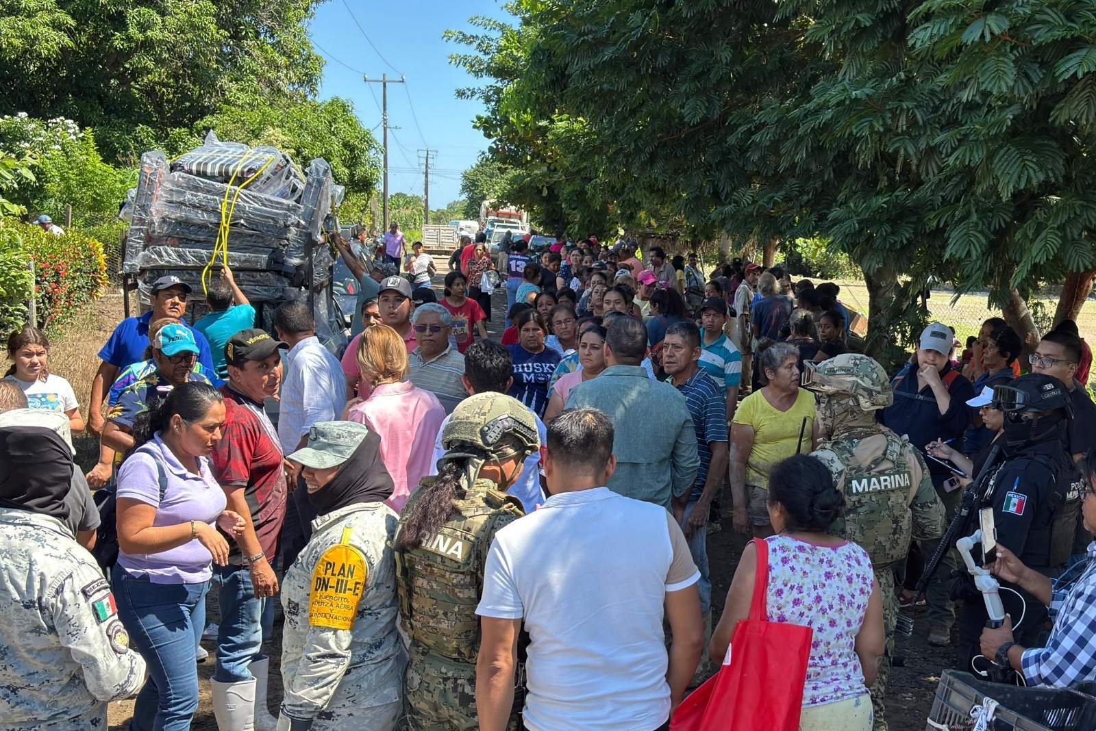 Ayuntamiento de Tuxpan entregó importantes apoyos en Frijolillo, Chomotla y Colonia Chijolar