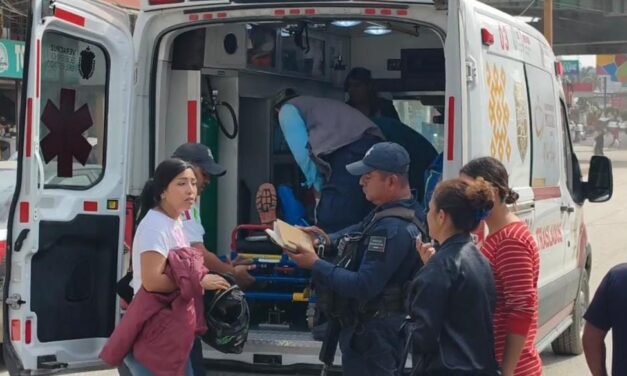 ¡Automovilista atropella a motociclista en pleno centro de Poza Rica!