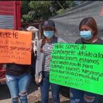 Habitantes de Sombrerete bloquean vía de comunicación: Exigen ayuda y víveres para su localidad