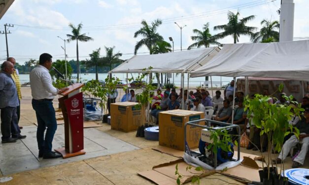 Realizan entrega del Programa de Apoyo para Mitigar los Efectos de la Sequía y el Cambio Climático, en Tuxpan