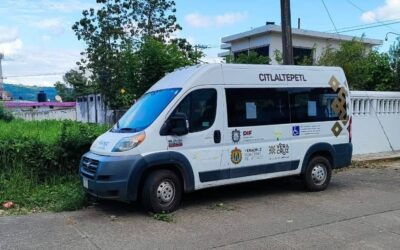 Vecinos de Naranjos denuncian que una ambulancia de Citlaltépetl lleva medio año abandonada