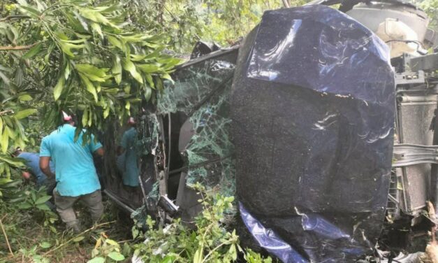 Fuerte accidente vial sobre el tramo carretero Tlachiquile-Ixhuatlán de Madero