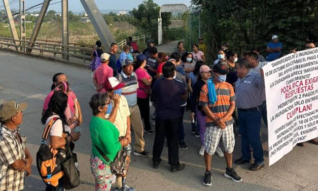 Damnificados bloquean el Puente Cazones 1 y Bis en Poza Rica: Exigen pago pendiente